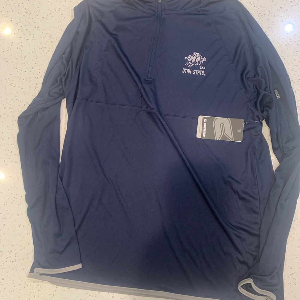COPY - Utah State Aggies long sleeve pull over.